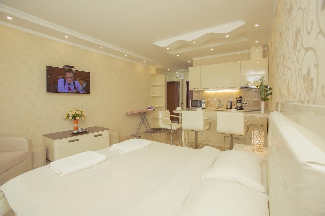 Aparthotel Viva Blue Batoumi Extérieur photo