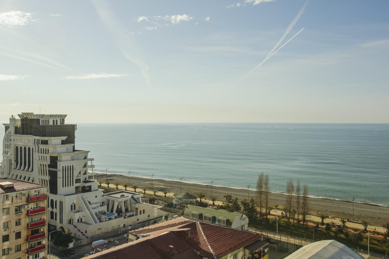 Aparthotel Viva Blue Batoumi Extérieur photo
