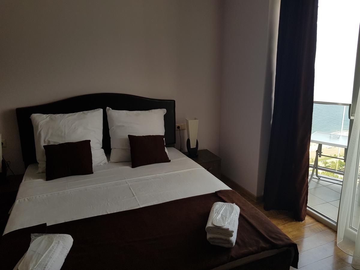 Aparthotel Viva Blue Batoumi Extérieur photo