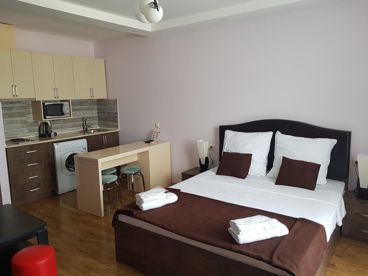 Aparthotel Viva Blue Batoumi Extérieur photo