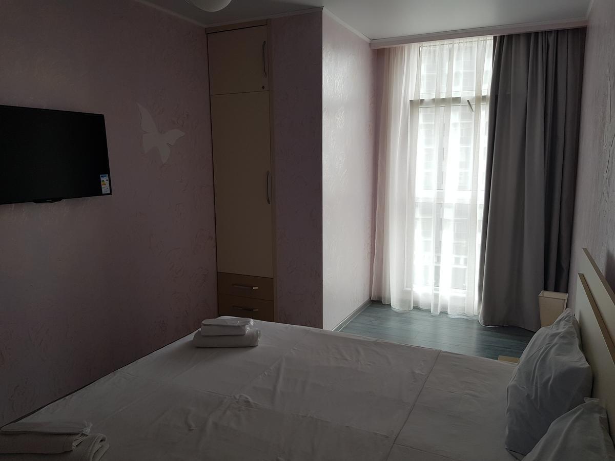 Aparthotel Viva Blue Batoumi Extérieur photo