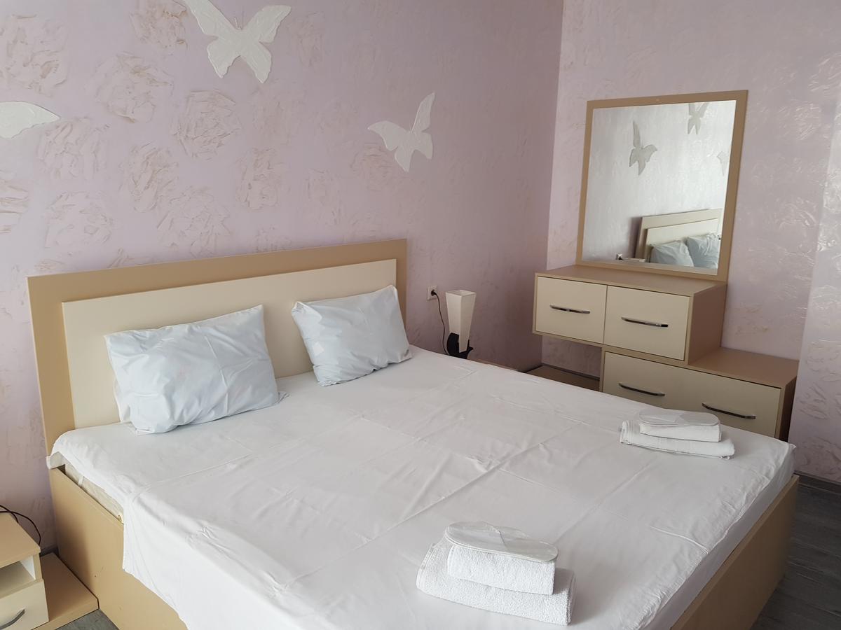 Aparthotel Viva Blue Batoumi Extérieur photo