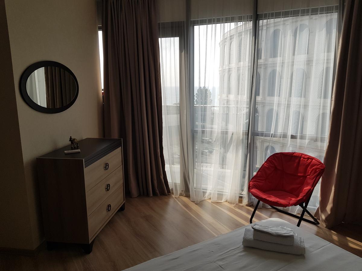 Aparthotel Viva Blue Batoumi Extérieur photo